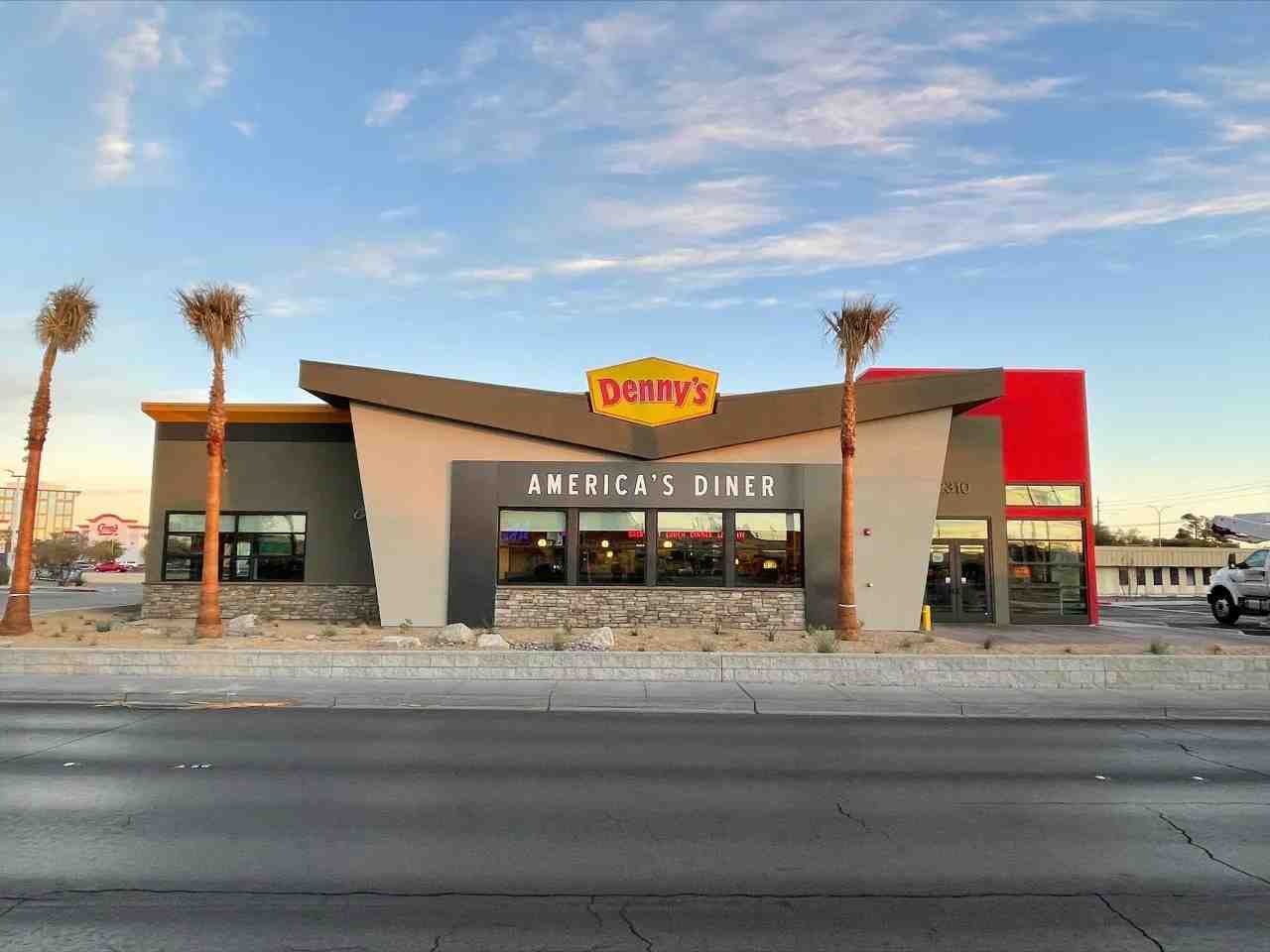 Where Do Locals Eat Breakfast In Las Vegas? Best Places 2024