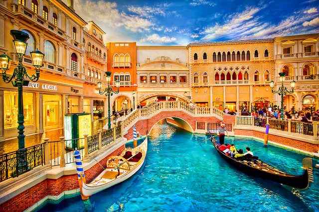 Gondola Ride at the Venetian Hotel and visit with toddlers