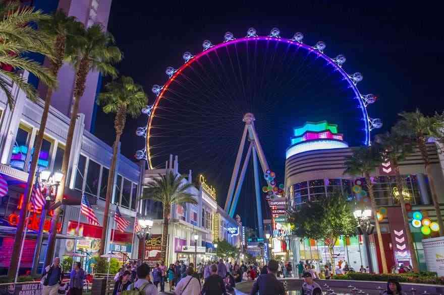 amazing view of High Roller Las Vegas 