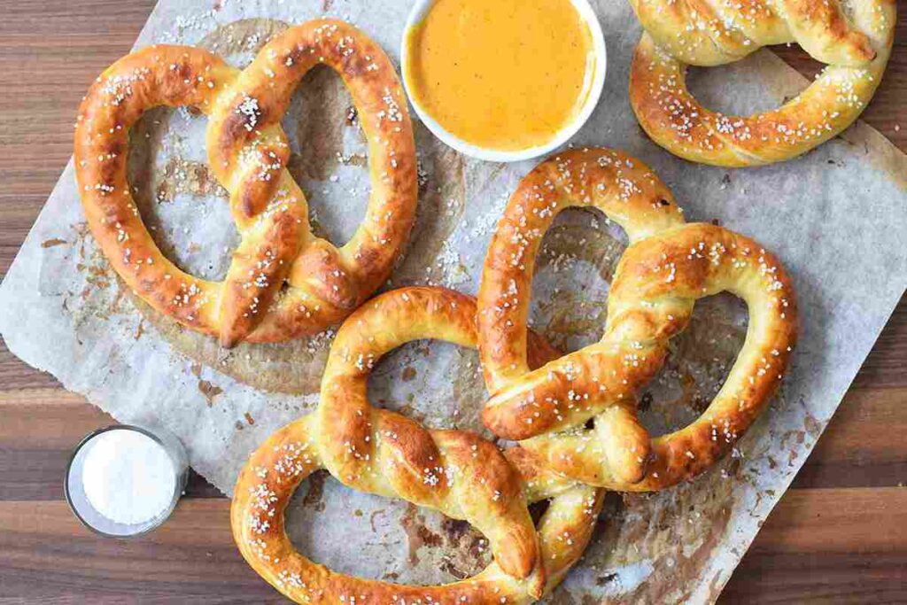 Auntie Anne's Pretzels with Dipping Sauce