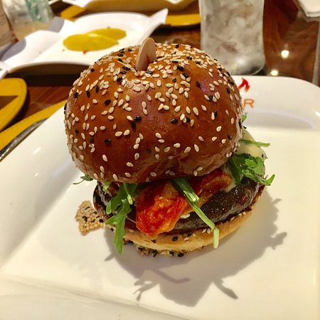 Gordon Ramsay Burger food