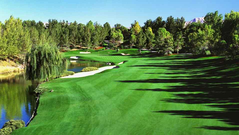 Play Golf at the Shadow Creek Golf Course