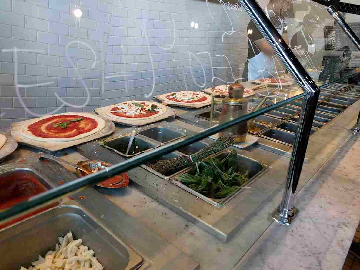 16 Best Pizza In Las Vegas Strip 2025 List 16 best pizza in las vegas strip 2025 list