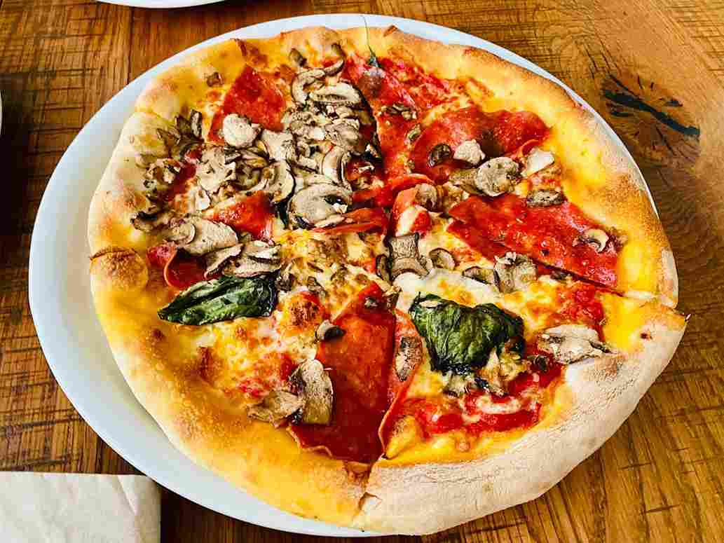 16 Best Pizza In Las Vegas Strip (2026 List)