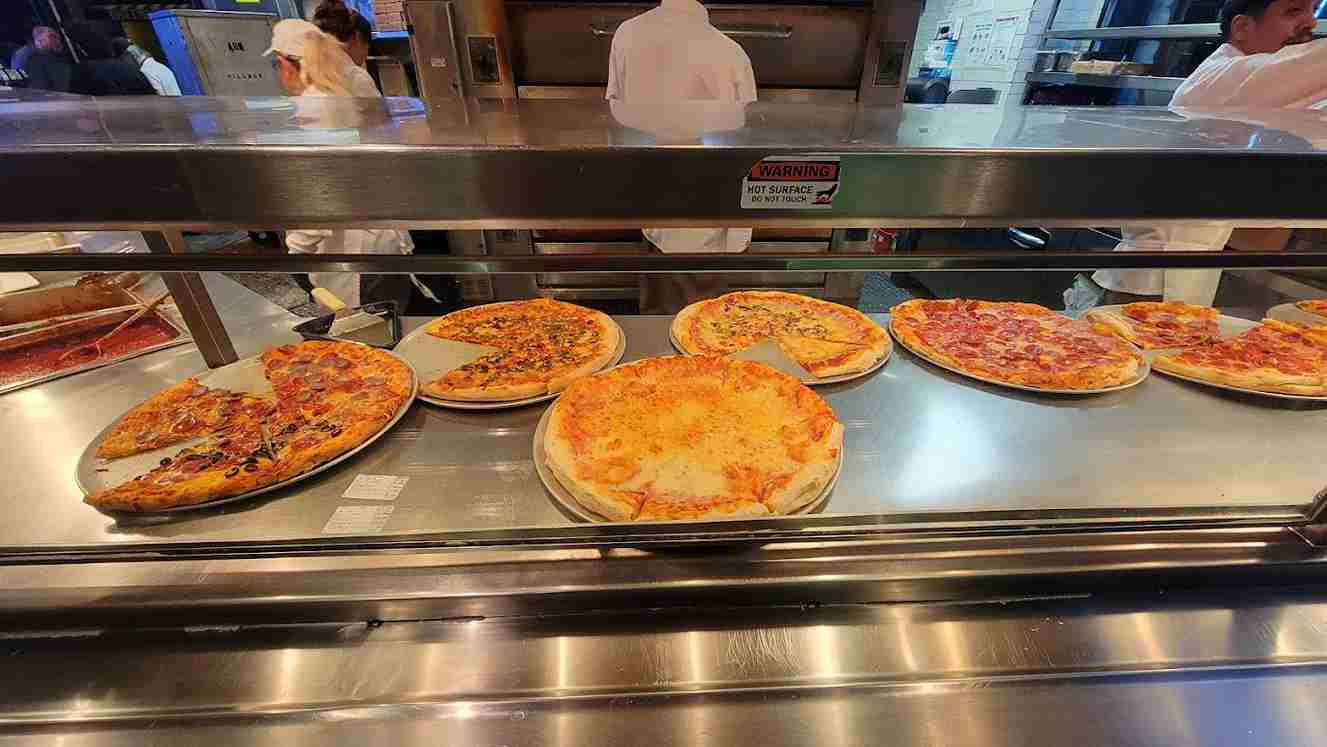 16 Best Pizza In Las Vegas Strip (2024 List)
