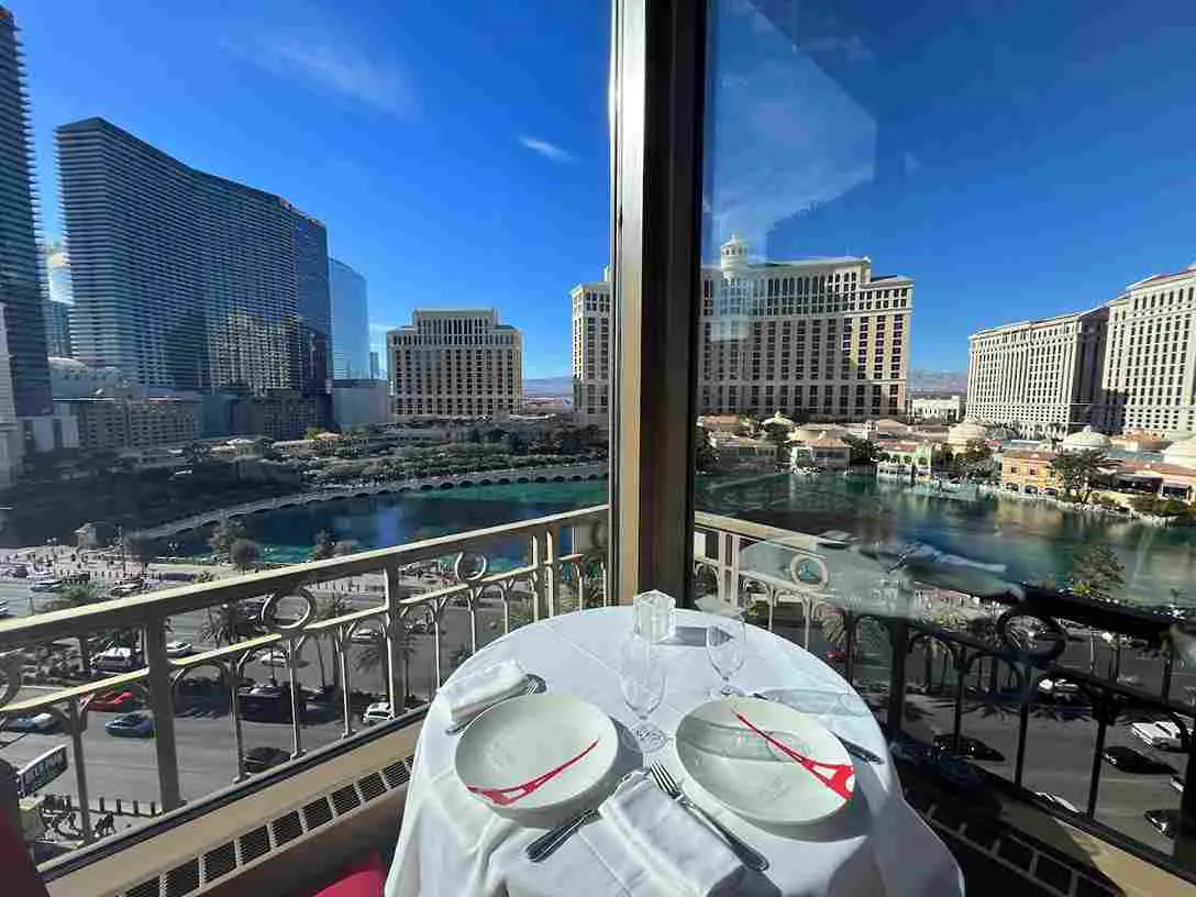 17 Best Fun Restaurants Las Vegas Strip: Don’t Miss In 2024