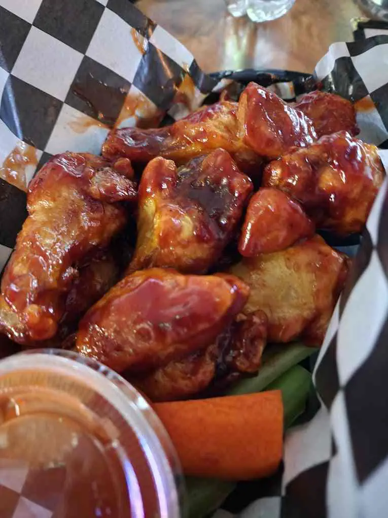 Moondoggies bar Chicken Wings