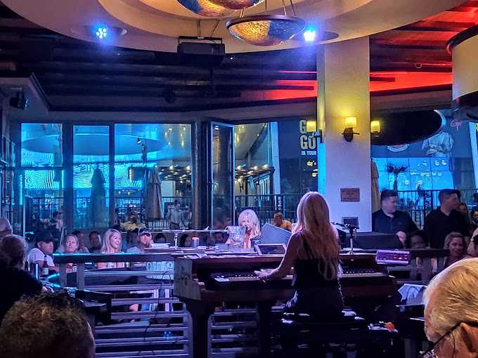 Harrah's Las Vegas Piano Bar