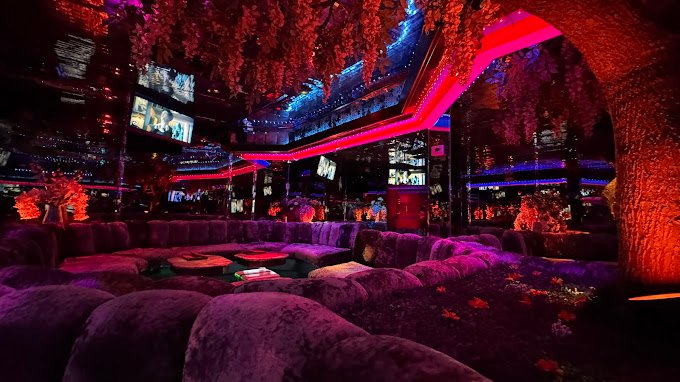 Peppermill and Fireside Lounge