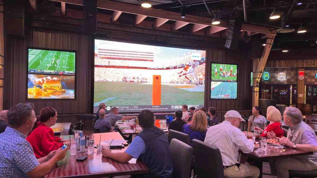 Dawg House Sports Bar & Grill Resorts World Las Vegas