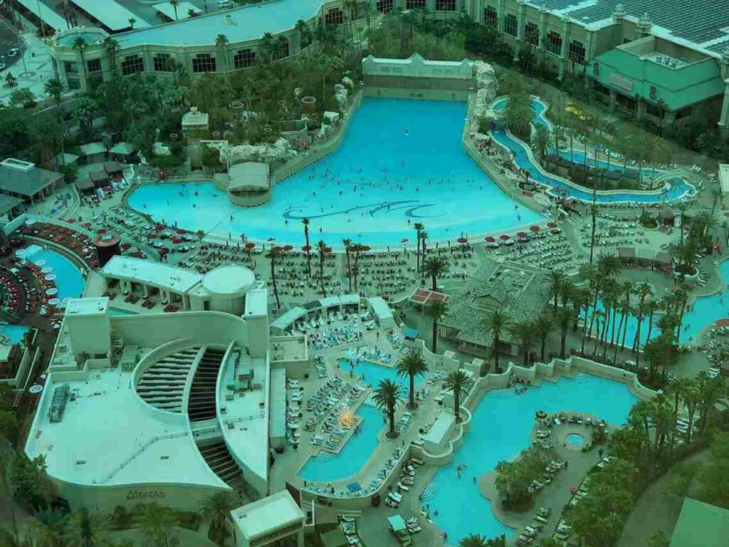 Four Seasons Hotel Las Vegas lazy River
