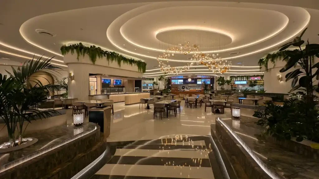 Promenade Food Hall (Fontainebleau)