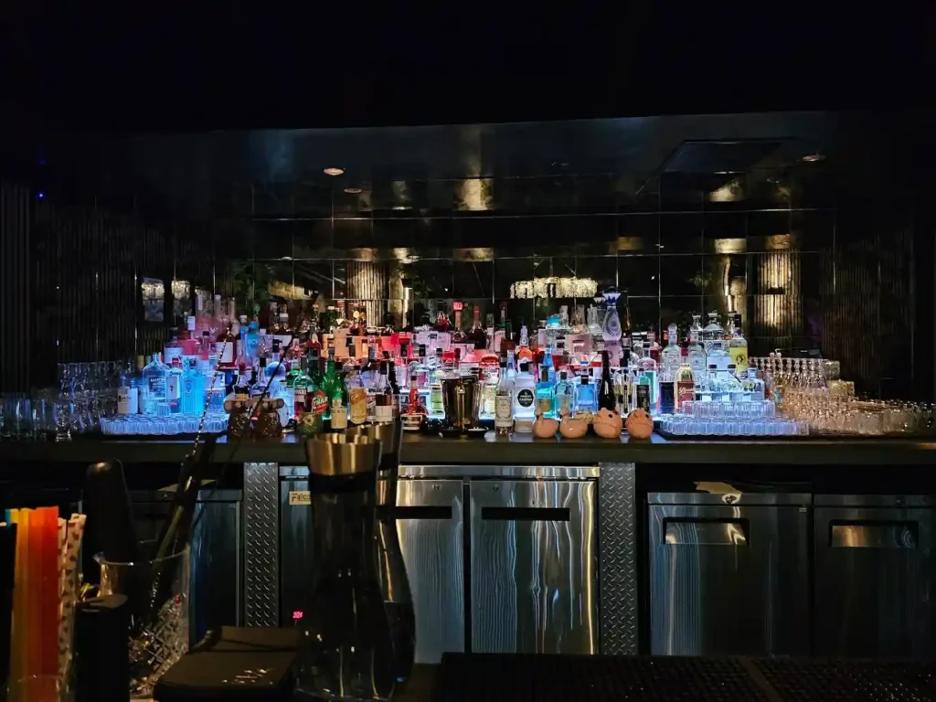 White Whale Cocktail Lounge