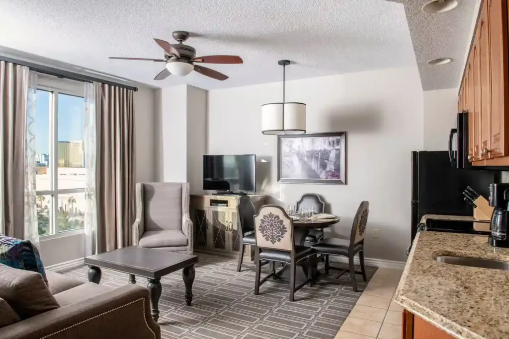Fabulous Las Vegas 1-Bedroom Platinum Suite