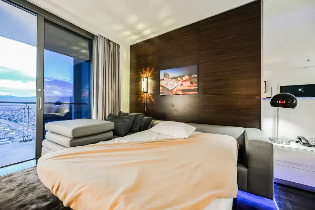 Palms Place 52nd Floor Studio Open Balcony
