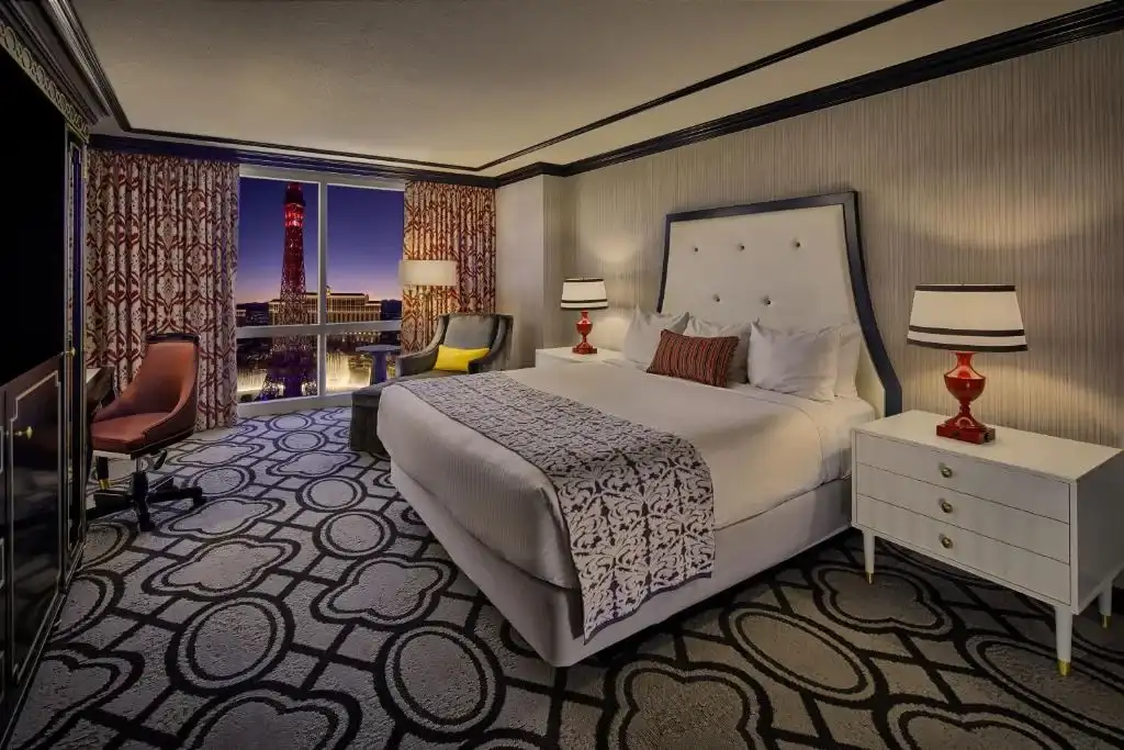 Paris Las Vegas Room with Bellagio Fountains View