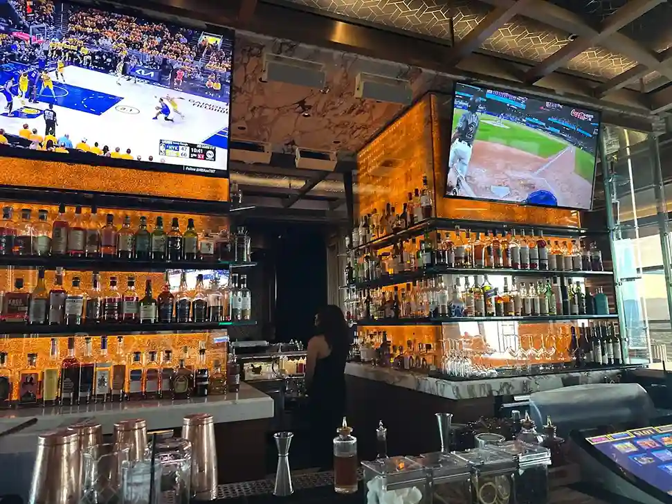 Allée Lounge on 66