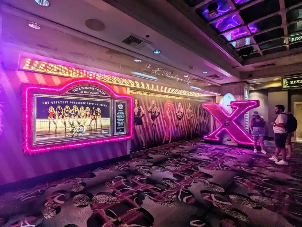 X Burlesque — Flamingo