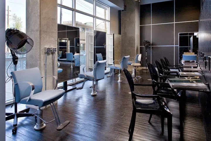 Globe Salon